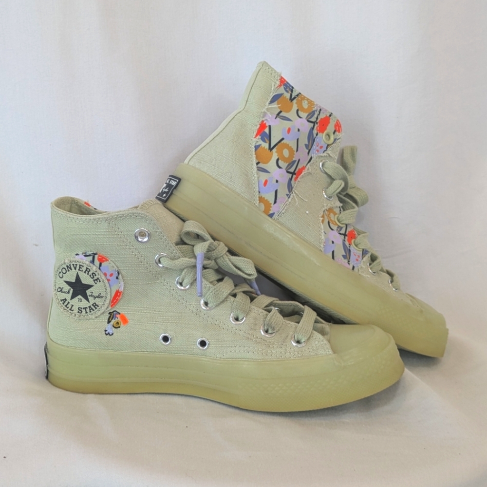 Converse Women's High-Top Sneakers - light green "stronger together" Rare